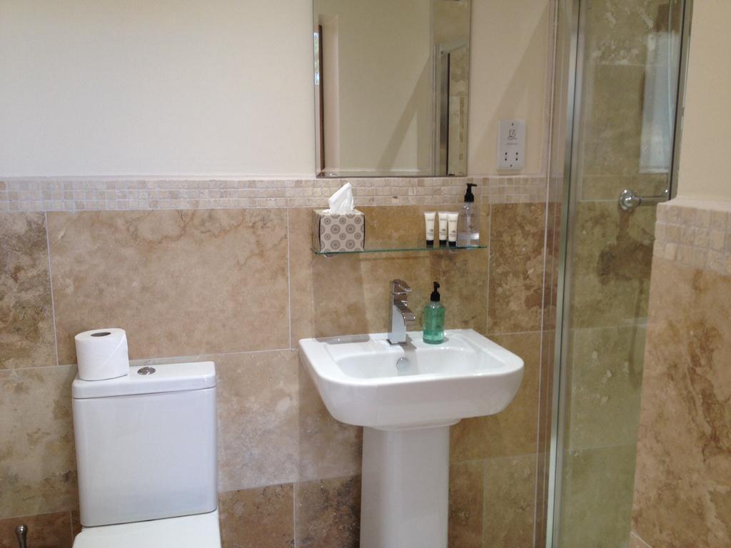 Deluxe Double Room Shower,116377724:JPEG